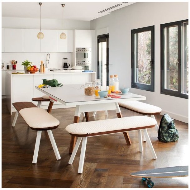 You And Me Bordtennisbord og konferencebord i et