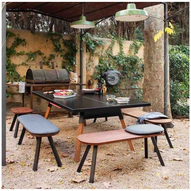 You And Me Bordtennisbord og konferencebord i et